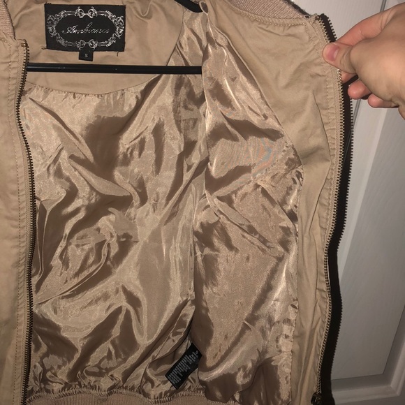 Jacket - Picture 4 of 6